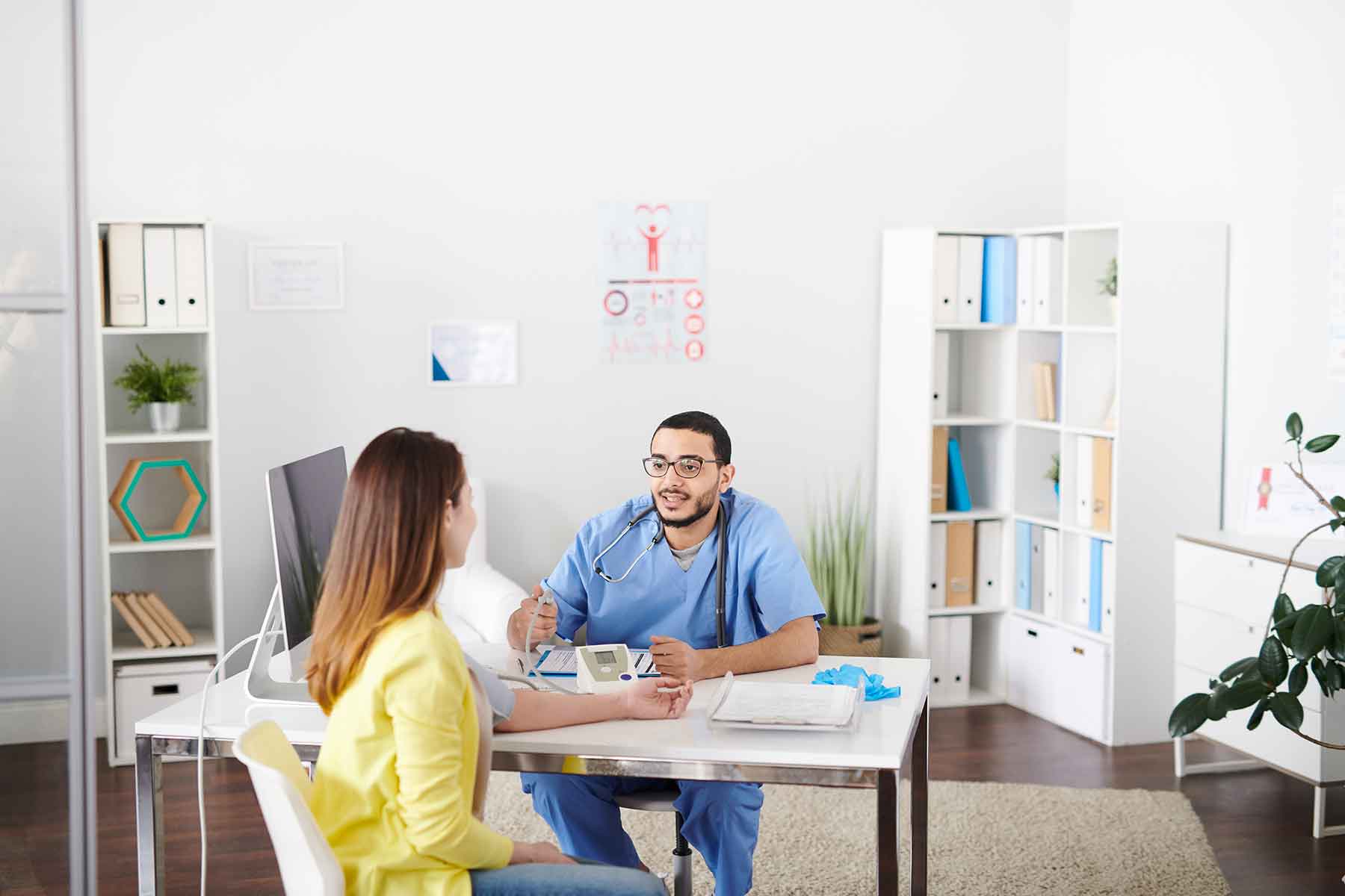 consultation-in-modern-clinic-B6JTXUF.jpg